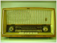 2004-06-10-old-radio